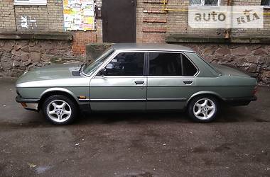 Седан BMW 5 Series 1985 в Киеве