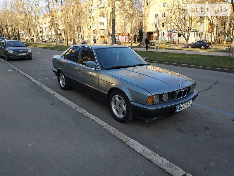 Седан BMW 5 Series 1988 в Вінниці