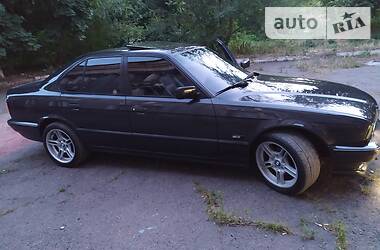 Седан BMW 5 Series 1994 в Днепре