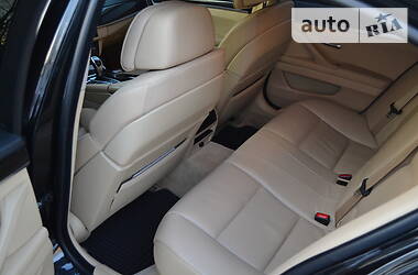 Седан BMW 5 Series 2012 в 