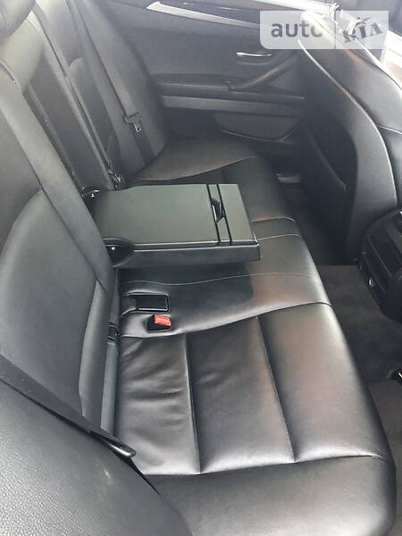 Седан BMW 5 Series 2011 в Самборі