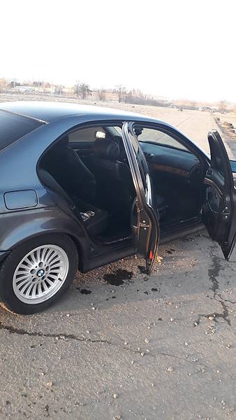 Седан BMW 5 Series 1998 в Львові