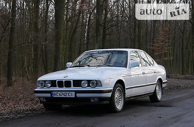 Седан BMW 5 Series 1988 в 