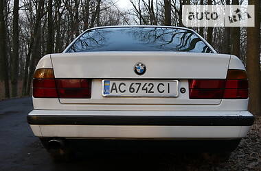 Седан BMW 5 Series 1988 в 