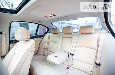 Седан BMW 5 Series 2012 в 