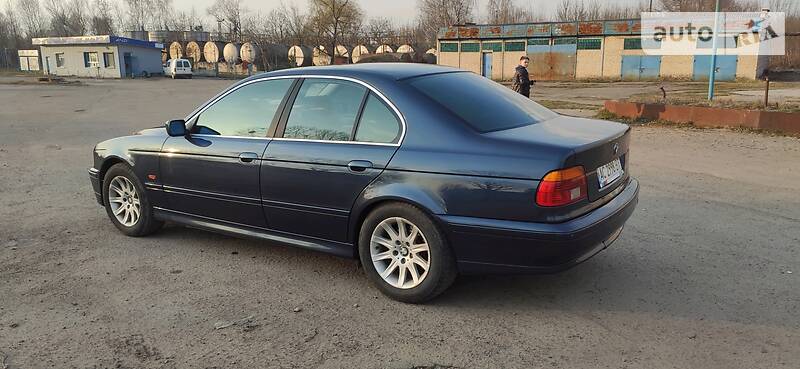 Седан BMW 5 Series 2002 в Нововолинську