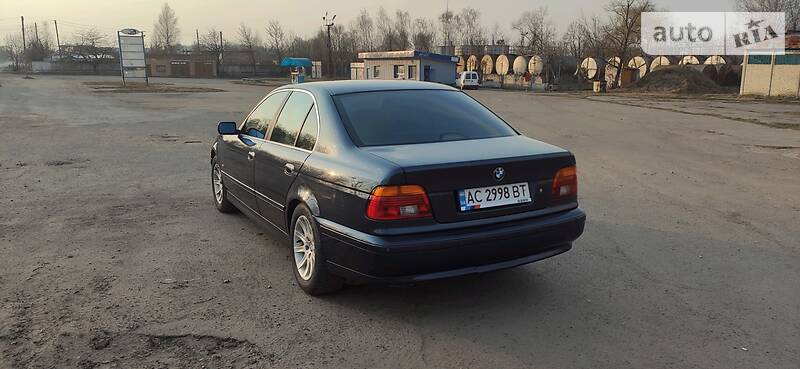 Седан BMW 5 Series 2002 в Нововолинську