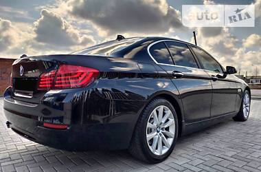 Седан BMW 5 Series 2015 в Мукачево