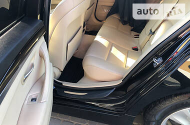 Седан BMW 5 Series 2012 в 