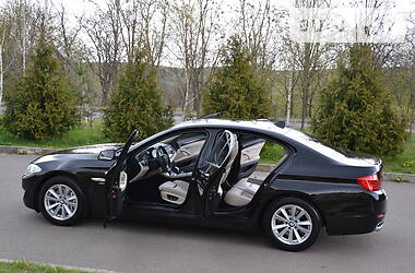 Седан BMW 5 Series 2012 в 