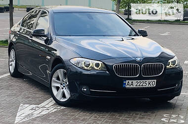 Седан BMW 5 Series 2012 в 