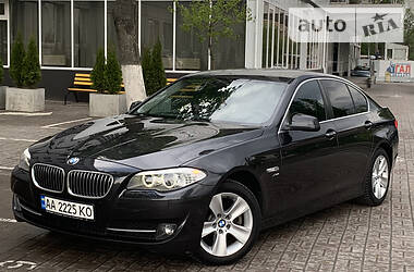 Седан BMW 5 Series 2012 в 