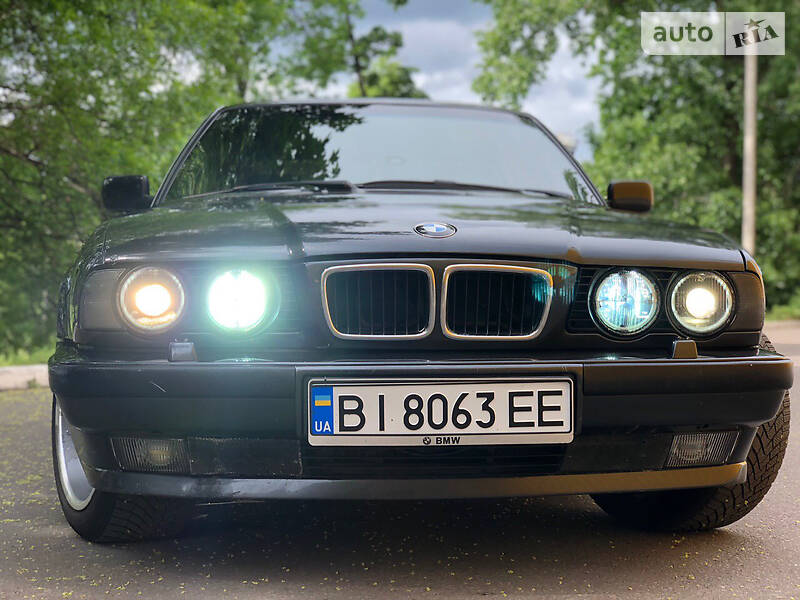 Седан BMW 5 Series 1993 в Кременчуці