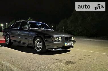 Седан BMW 5 Series 1994 в Днепре