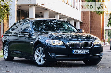 Седан BMW 5 Series 2012 в 