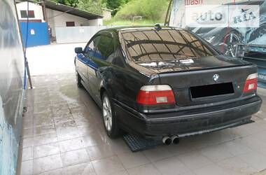 Седан BMW 5 Series 2001 в Рахове