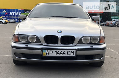 Седан BMW 5 Series 2000 в 