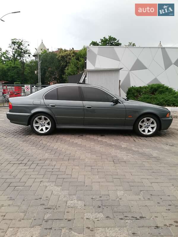 Седан BMW 5 Series 2003 в Черновцах