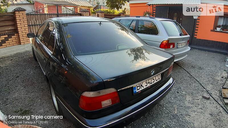 Седан BMW 5 Series 2000 в Рівному