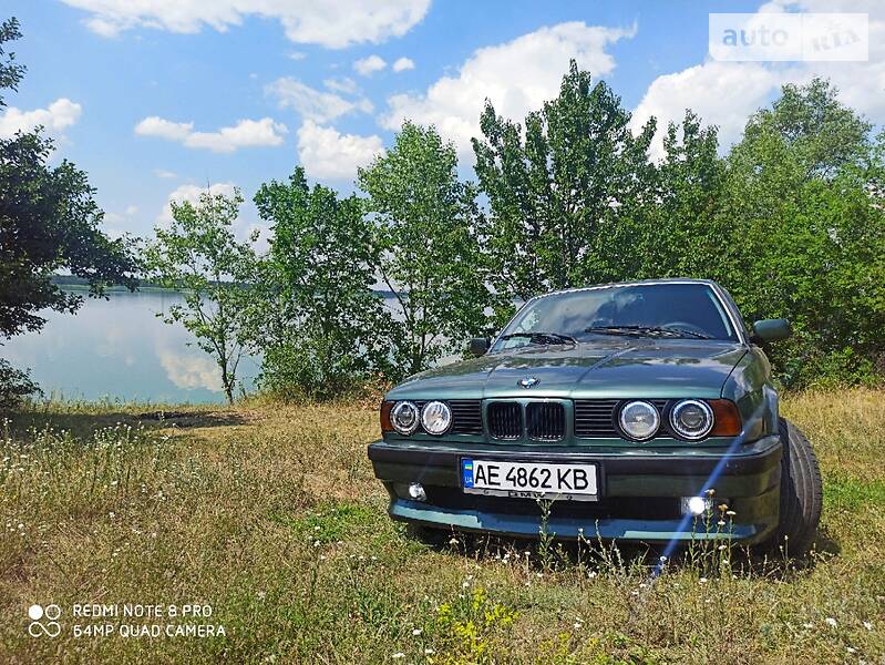 Седан BMW 5 Series 1989 в Кривом Роге