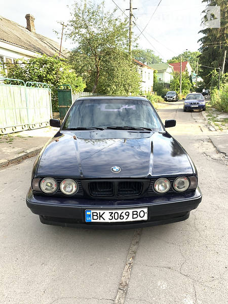 Седан BMW 5 Series 1991 в Ровно