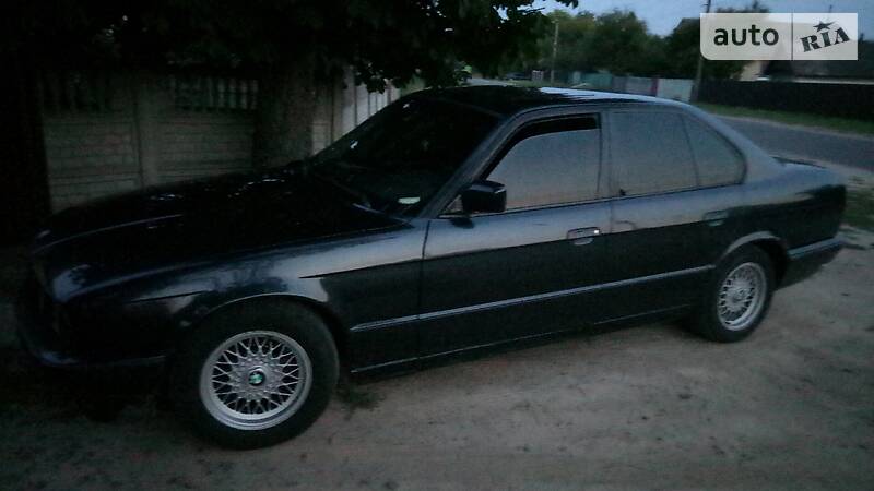 Седан BMW 5 Series 1989 в Иванкове