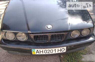 Седан BMW 5 Series 1993 в Мариуполе