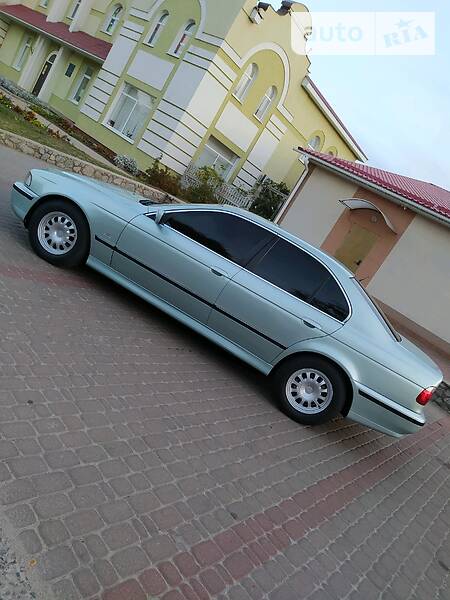 Седан BMW 5 Series 1998 в Гадяче