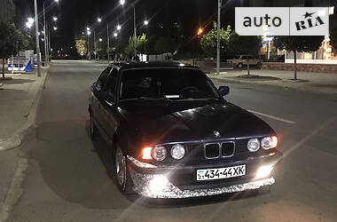 Седан BMW 5 Series 1988 в Славянске