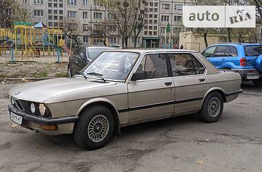 Седан BMW 5 Series 1985 в Киеве