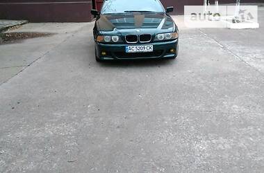 Седан BMW 5 Series 2000 в Вараші