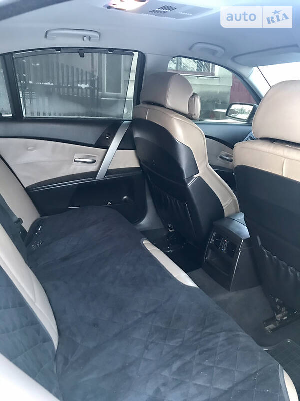 Седан BMW 5 Series 2004 в Рокитном