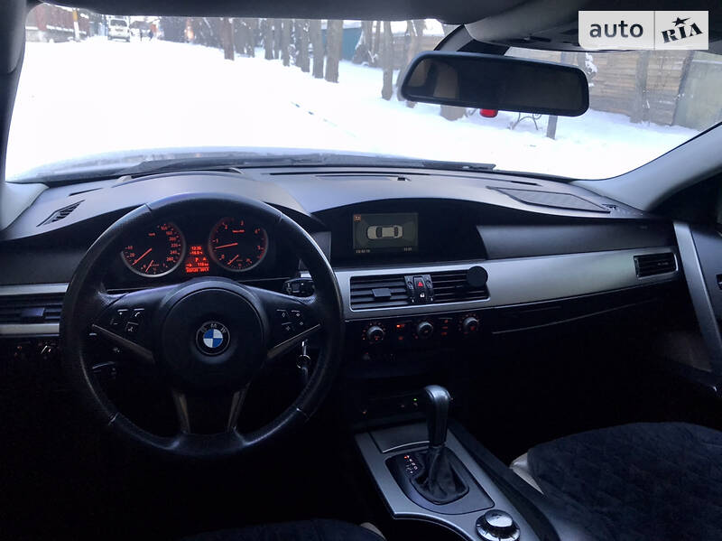 Седан BMW 5 Series 2004 в Рокитном