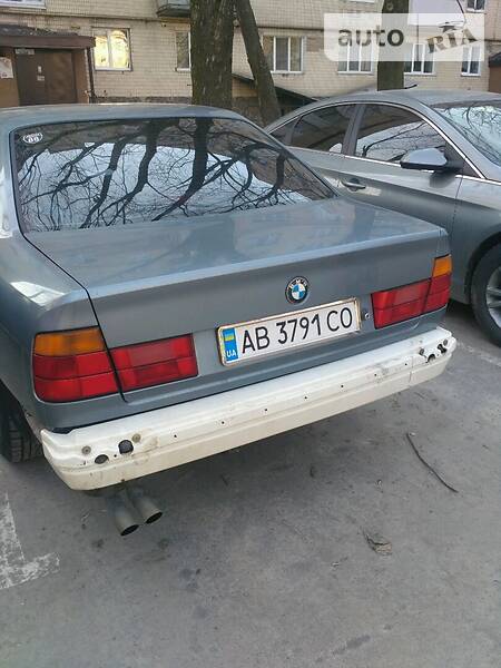 Седан BMW 5 Series 1988 в Вінниці