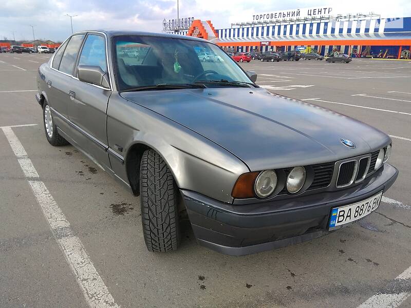 Седан BMW 5 Series 1990 в Львове