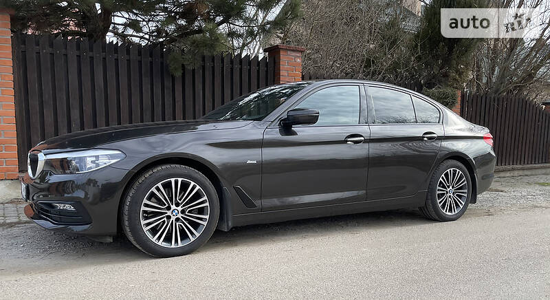 Седан BMW 5 Series 2017 в Львове