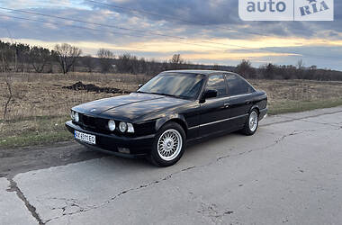 Седан BMW 5 Series 1990 в Харькове