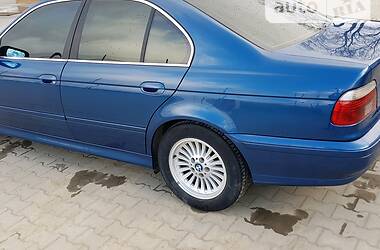 Седан BMW 5 Series 2000 в Черновцах