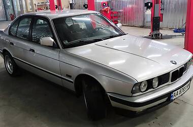 Седан BMW 5 Series 1990 в Києві