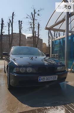 Седан BMW 5 Series 2000 в Виннице