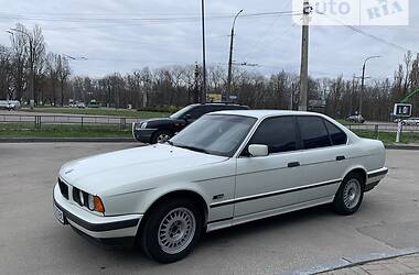 Седан BMW 5 Series 1995 в Чернігові