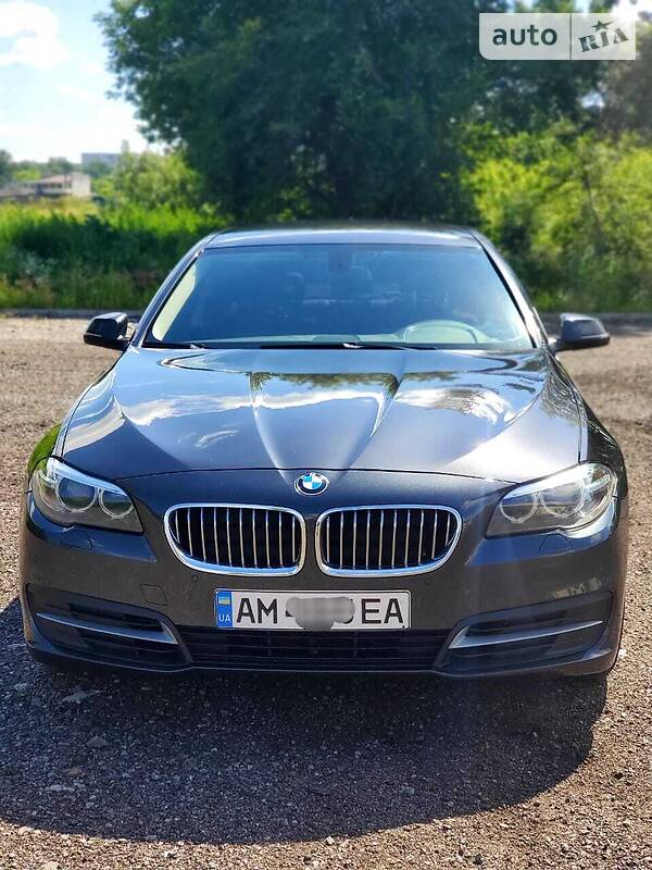 Седан BMW 5 Series 2015 в Житомире