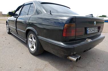 Седан BMW 5 Series 1990 в Прилуках