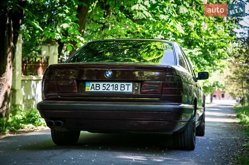 Седан BMW 5 Series 1992 в Виннице