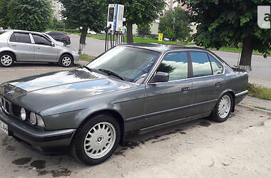 Седан BMW 5 Series 1988 в Харкові
