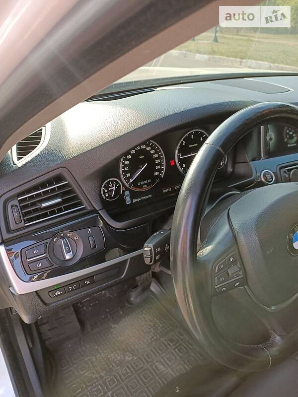 Седан BMW 5 Series 2014 в Запоріжжі