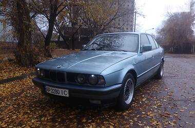 Седан BMW 5 Series 1990 в Запорожье