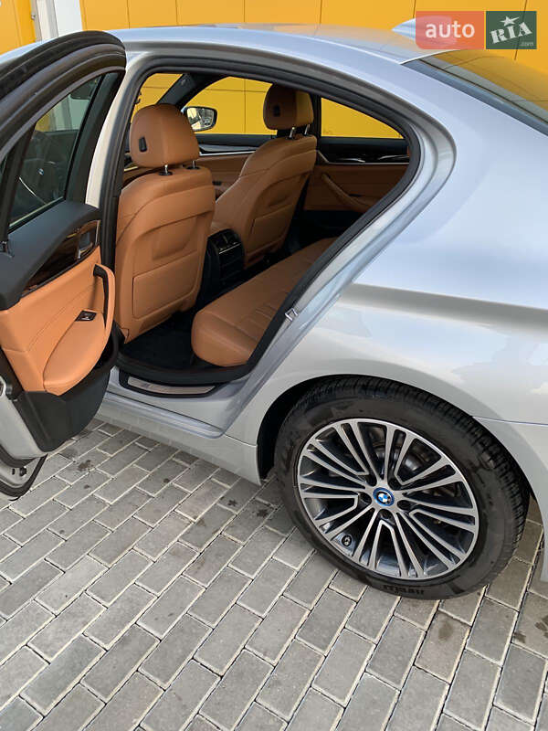 Седан BMW 5 Series 2018 в Ровно фото 26 Седан BMW 5 Series 2018 в Ровно