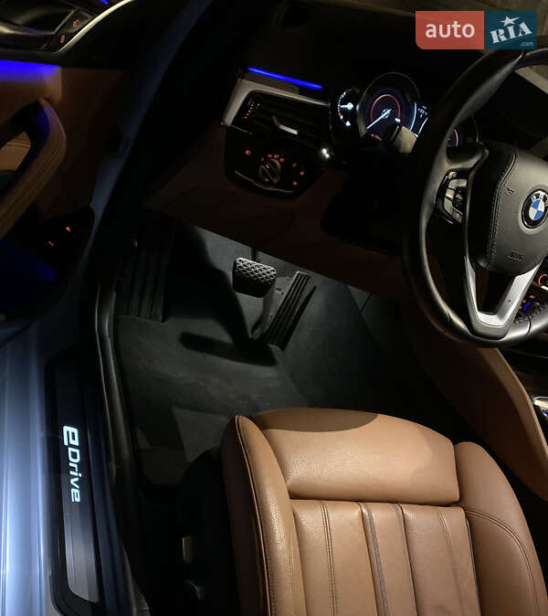 Седан BMW 5 Series 2018 в Ровно фото 45 Седан BMW 5 Series 2018 в Ровно