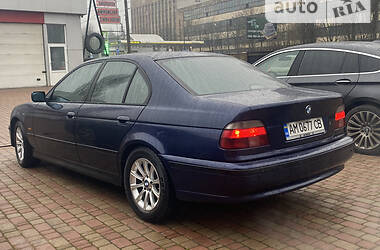 Седан BMW 5 Series 1999 в Коростене